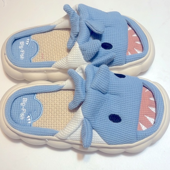 Shark Linen Shark Slippers 36/37 US 6-7 Women - Picture 4 of 6